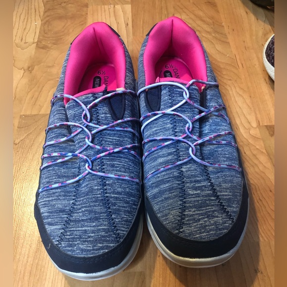 danskin now tennis shoes